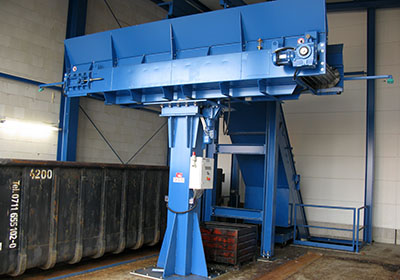 Swivel conveyor, scrap metal disposal